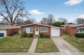 8232 Hillcrest Boulevard, Westland, MI 48185