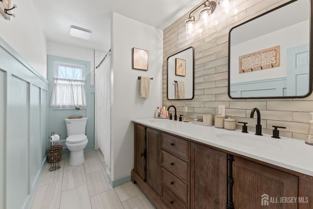 39 Dexter Road, East Brunswick, NJ 08816