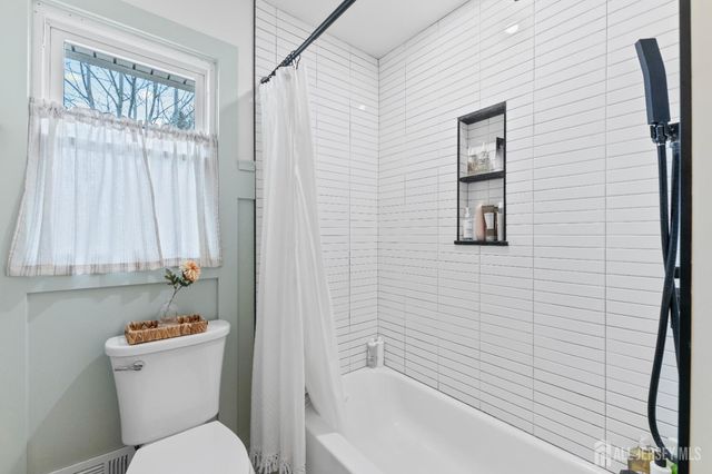 39 Dexter Road, East Brunswick, NJ 08816