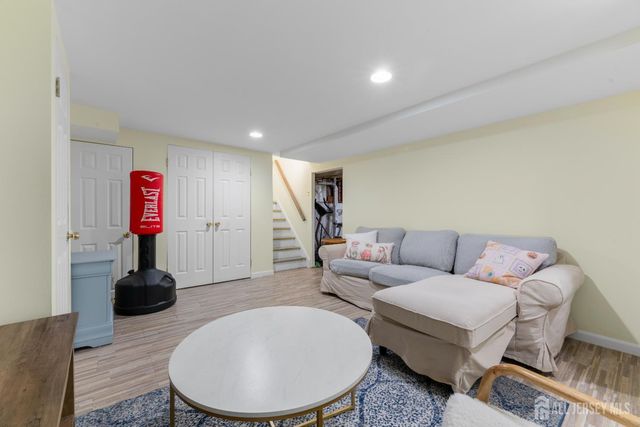 39 Dexter Road, East Brunswick, NJ 08816