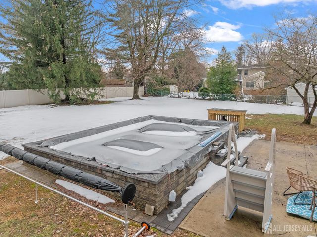 39 Dexter Road, East Brunswick, NJ 08816