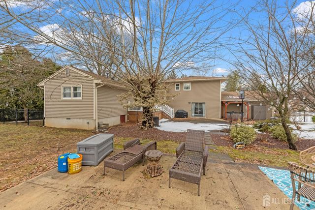 39 Dexter Road, East Brunswick, NJ 08816