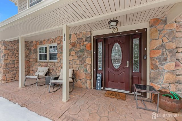 39 Dexter Road, East Brunswick, NJ 08816