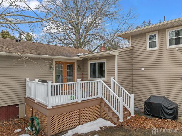 39 Dexter Road, East Brunswick, NJ 08816