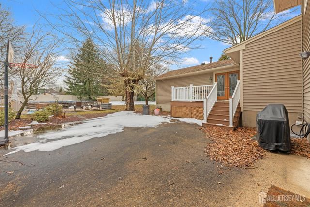 39 Dexter Road, East Brunswick, NJ 08816