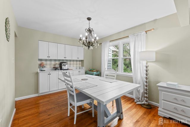 39 Dexter Road, East Brunswick, NJ 08816