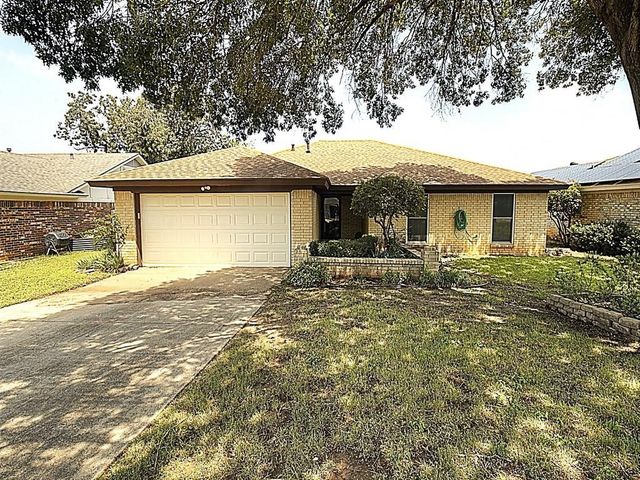 1031 Boston Boulevard, Bedford, TX 76022