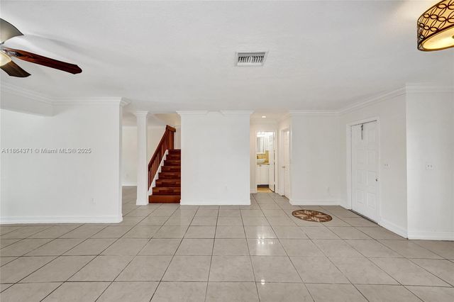 9950 SW 12th St, Pembroke Pines, FL 33025