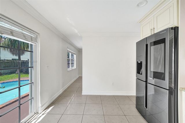 9950 SW 12th St, Pembroke Pines, FL 33025
