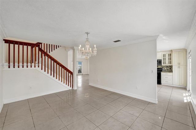 9950 SW 12th St, Pembroke Pines, FL 33025