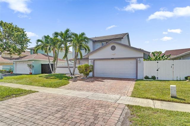 9950 SW 12th St, Pembroke Pines, FL 33025