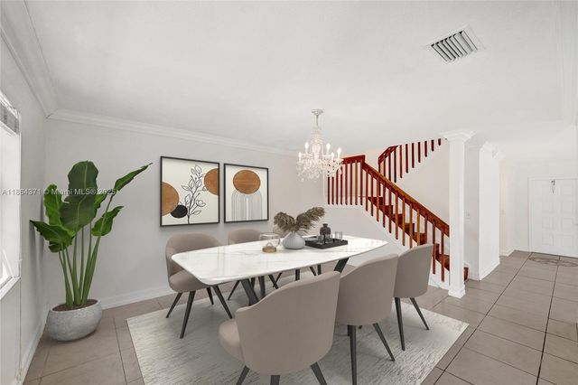 9950 SW 12th St, Pembroke Pines, FL 33025