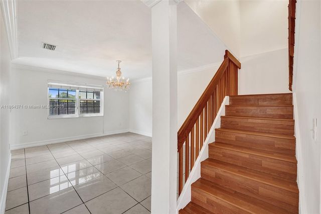 9950 SW 12th St, Pembroke Pines, FL 33025