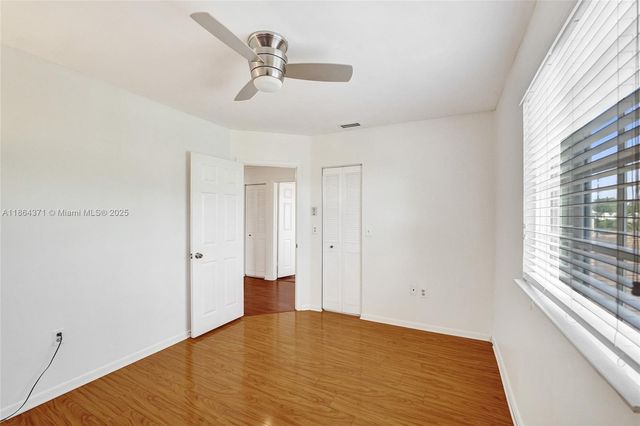 9950 SW 12th St, Pembroke Pines, FL 33025