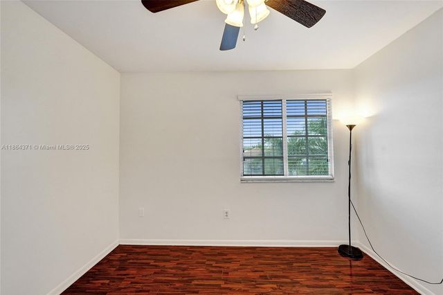9950 SW 12th St, Pembroke Pines, FL 33025