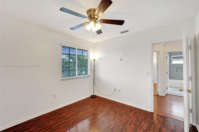 9950 SW 12th St, Pembroke Pines, FL 33025