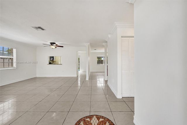 9950 SW 12th St, Pembroke Pines, FL 33025