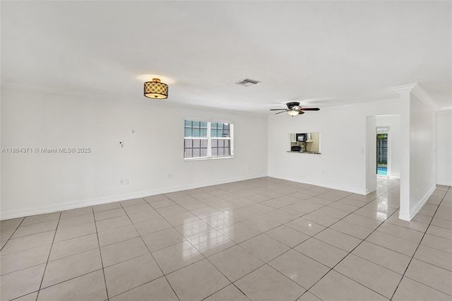 9950 SW 12th St, Pembroke Pines, FL 33025