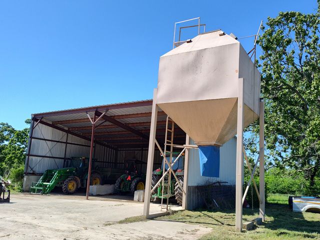 1898 E 332nd Road, Polk, MO 65727