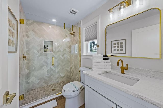 112 CEDAR AVENUE, Anna Maria, FL 34216