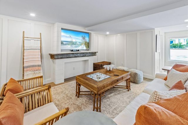 112 CEDAR AVENUE, Anna Maria, FL 34216