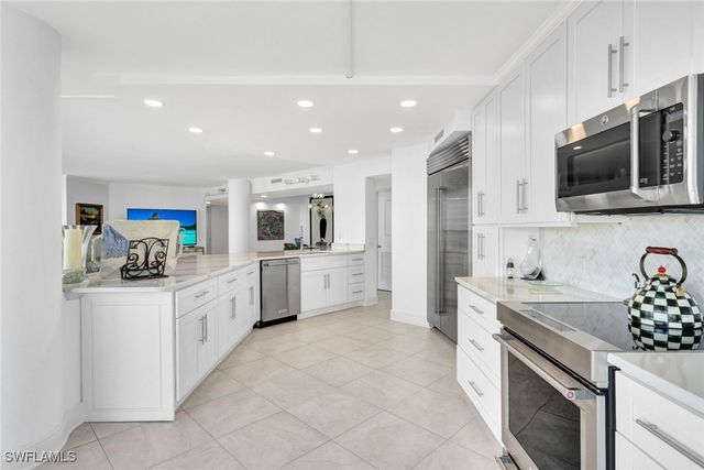 4041 Gulf Shore BLVD N 907, Naples, FL 34103