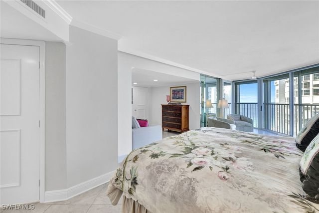 4041 Gulf Shore BLVD N 907, Naples, FL 34103