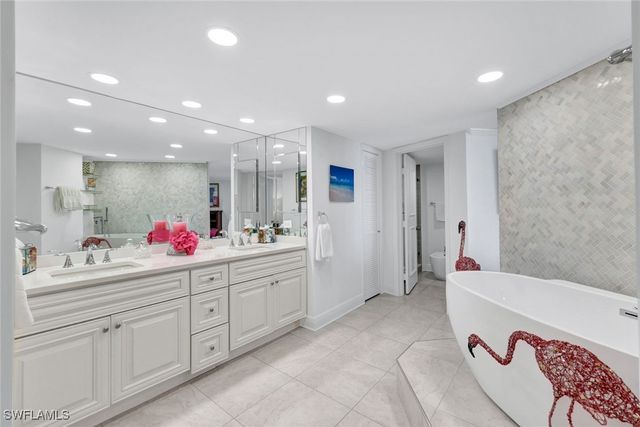 4041 Gulf Shore BLVD N 907, Naples, FL 34103