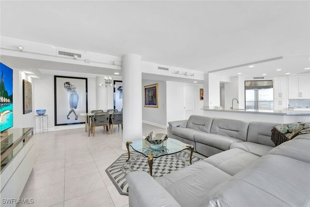 4041 Gulf Shore BLVD N 907, Naples, FL 34103