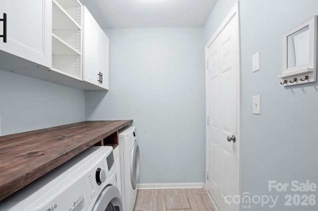 9213 Chastain Walk Drive, Charlotte, NC 28216