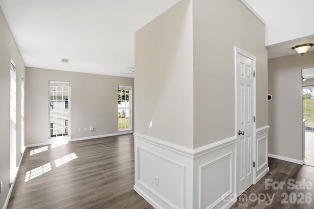 9213 Chastain Walk Drive, Charlotte, NC 28216