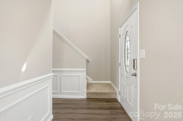 9213 Chastain Walk Drive, Charlotte, NC 28216