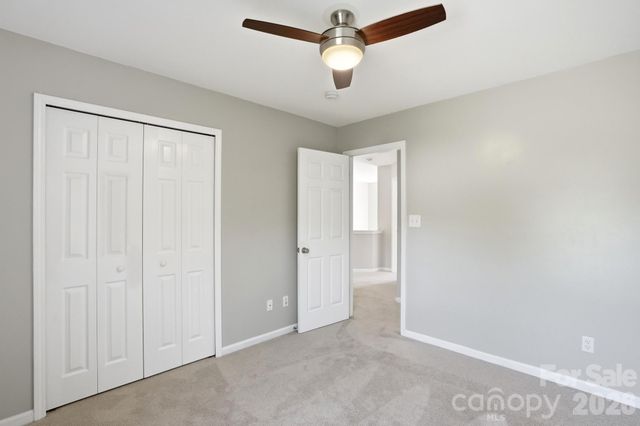 9213 Chastain Walk Drive, Charlotte, NC 28216