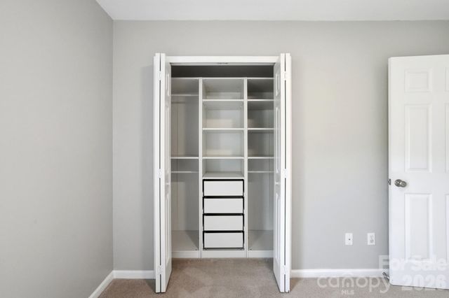 9213 Chastain Walk Drive, Charlotte, NC 28216