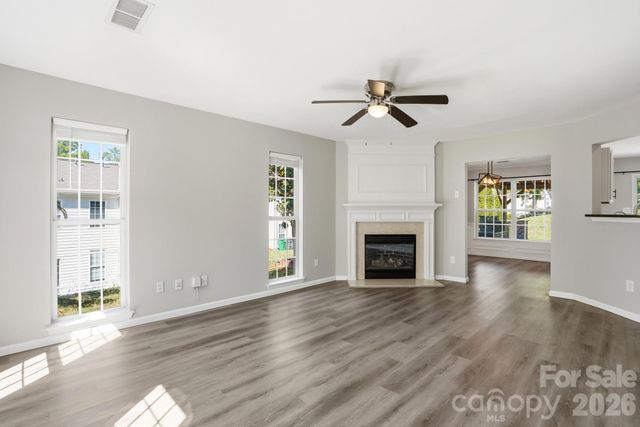 9213 Chastain Walk Drive, Charlotte, NC 28216