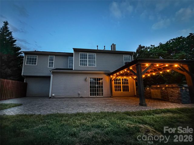 9213 Chastain Walk Drive, Charlotte, NC 28216