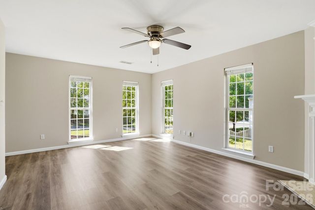 9213 Chastain Walk Drive, Charlotte, NC 28216