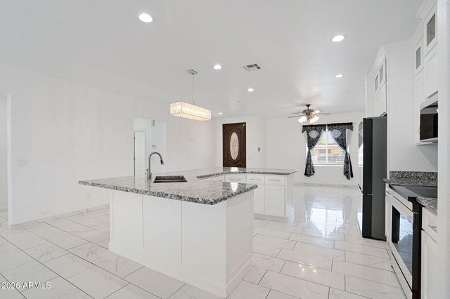 5802 S 42ND Avenue, Phoenix, AZ 85041