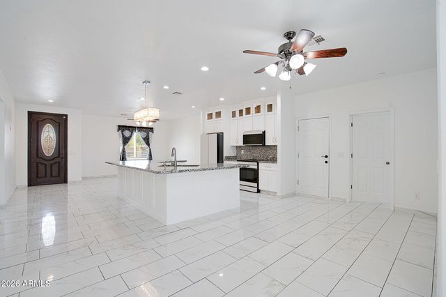 5802 S 42ND Avenue, Phoenix, AZ 85041