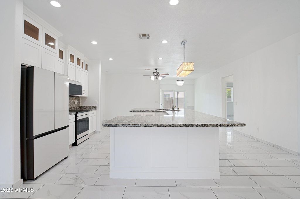 5802 S 42ND Avenue, Phoenix, AZ 85041