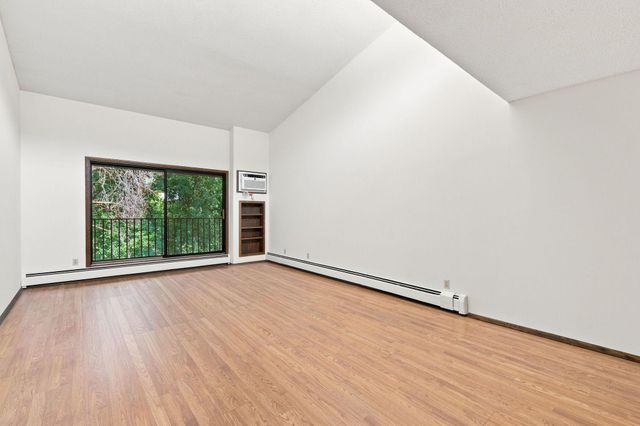 12600 Parkwood Drive 308, Burnsville, MN 55337