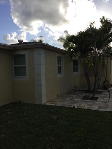 130 NW 5th Avenue, Boynton Beach, FL 33435