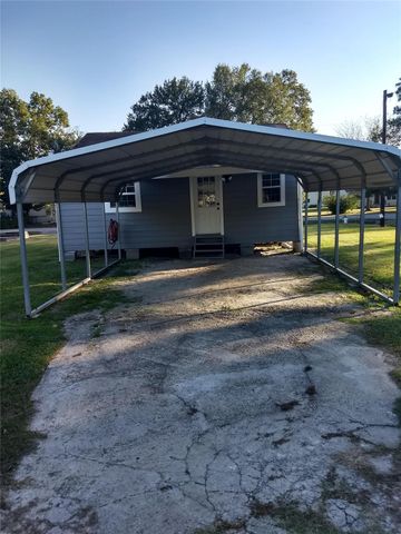 414 Avenue E, Highlands, TX 77562