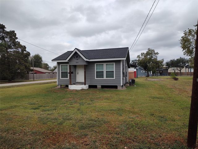 414 Avenue E, Highlands, TX 77562