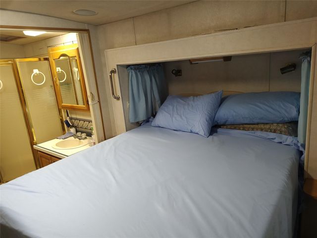 414 Avenue E, Highlands, TX 77562