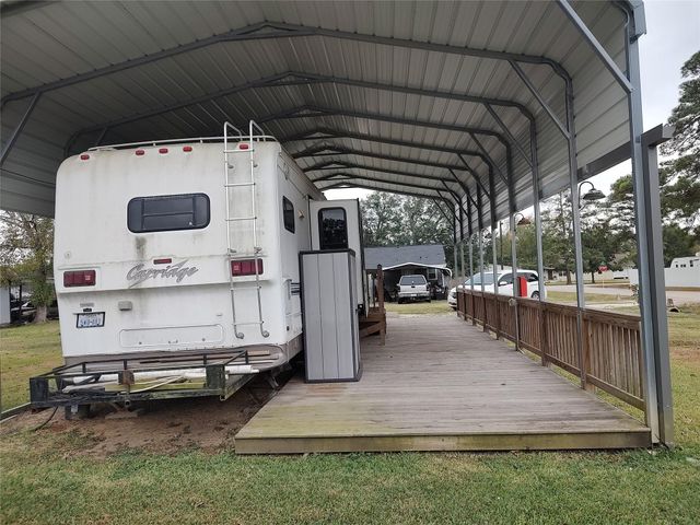 414 Avenue E, Highlands, TX 77562