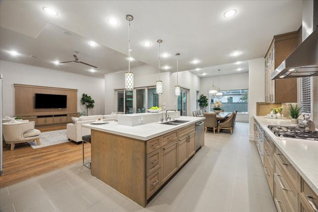 4615 Verone Street, Bellaire, TX 77401