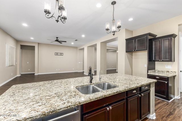 18136 W DEVONSHIRE Avenue, Goodyear, AZ 85395