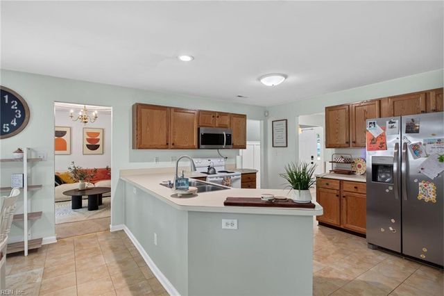 302 Carriage CT, Suffolk, VA 23434