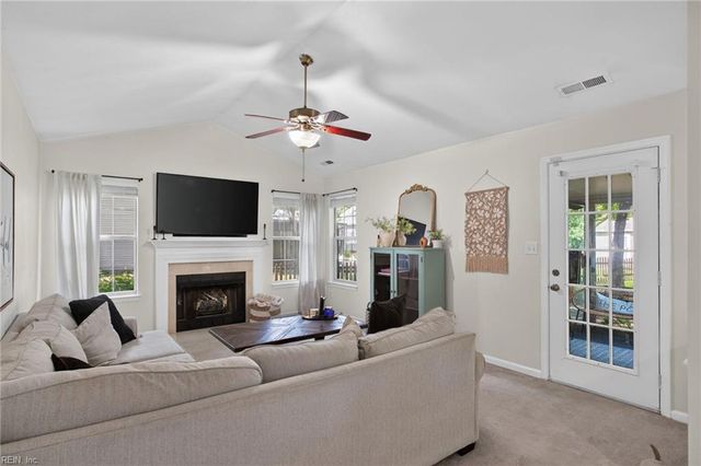 302 Carriage CT, Suffolk, VA 23434